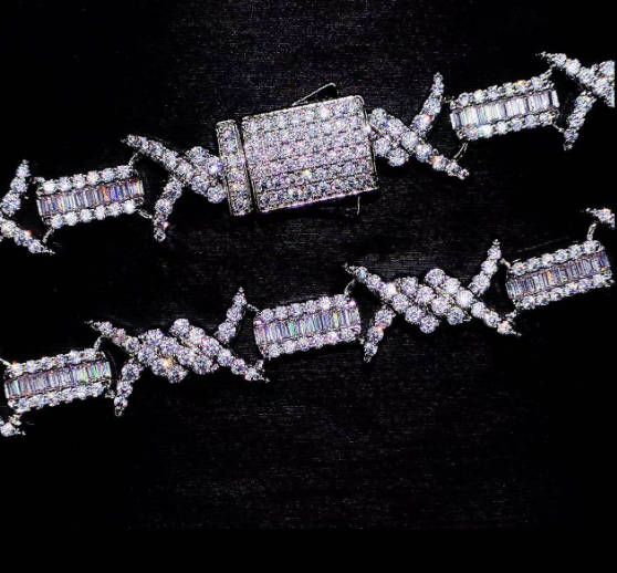 BARBED WIRE NECKLACE